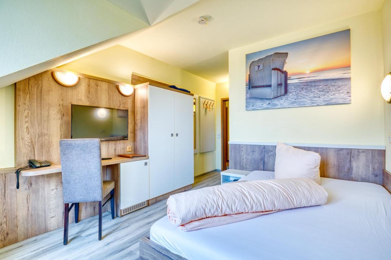 Hotel Kiebitz An Der Ostsee 보르게렌데레트비슈 외부 사진